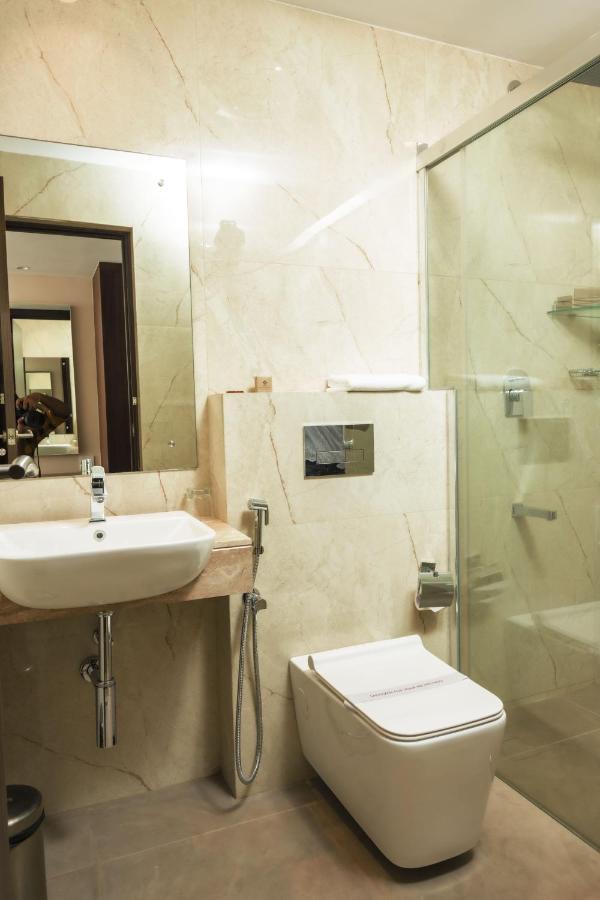 The Runway Hotel Kochi Εξωτερικό φωτογραφία