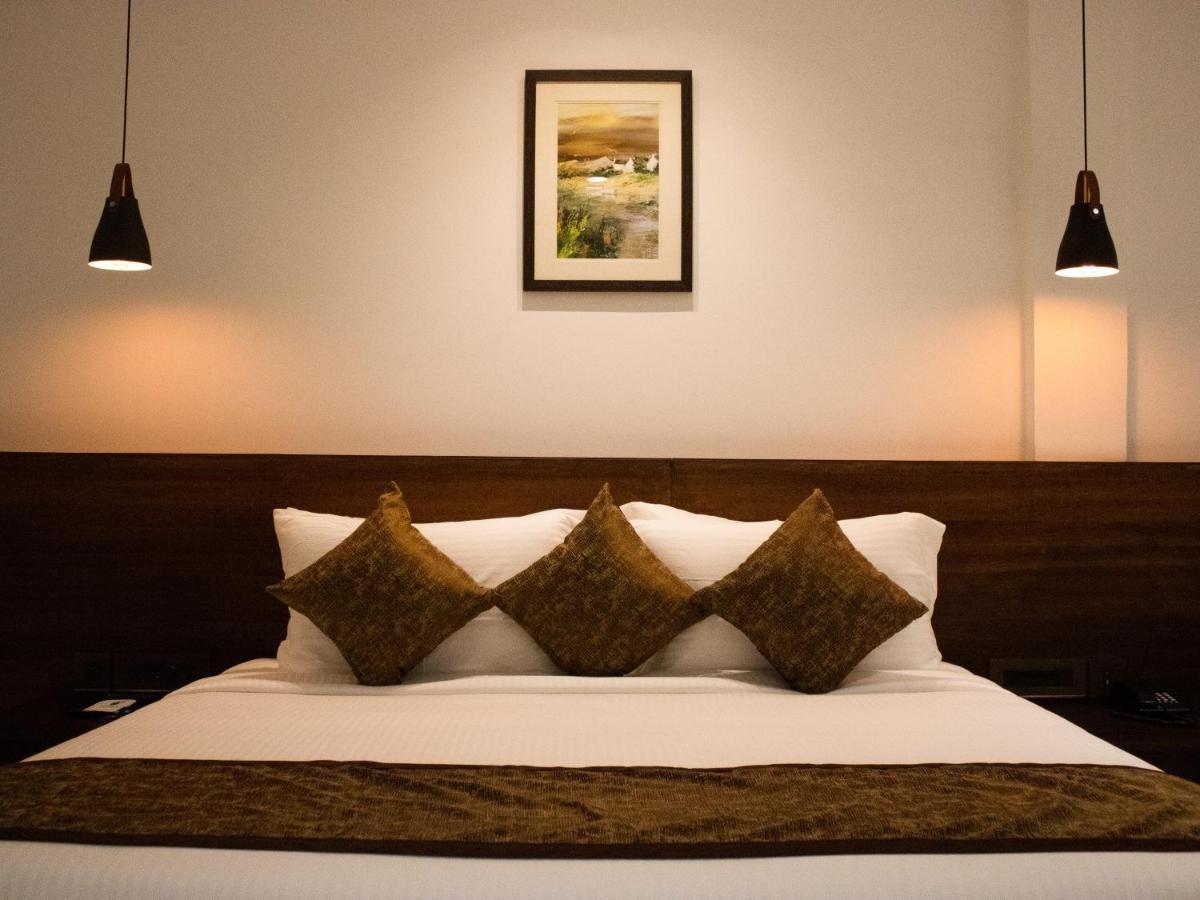 The Runway Hotel Kochi Εξωτερικό φωτογραφία