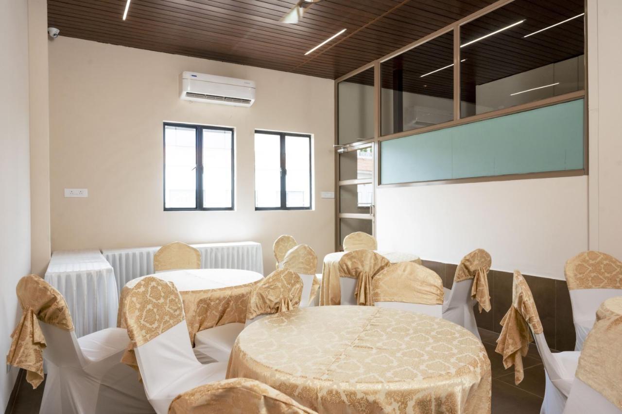 The Runway Hotel Kochi Εξωτερικό φωτογραφία