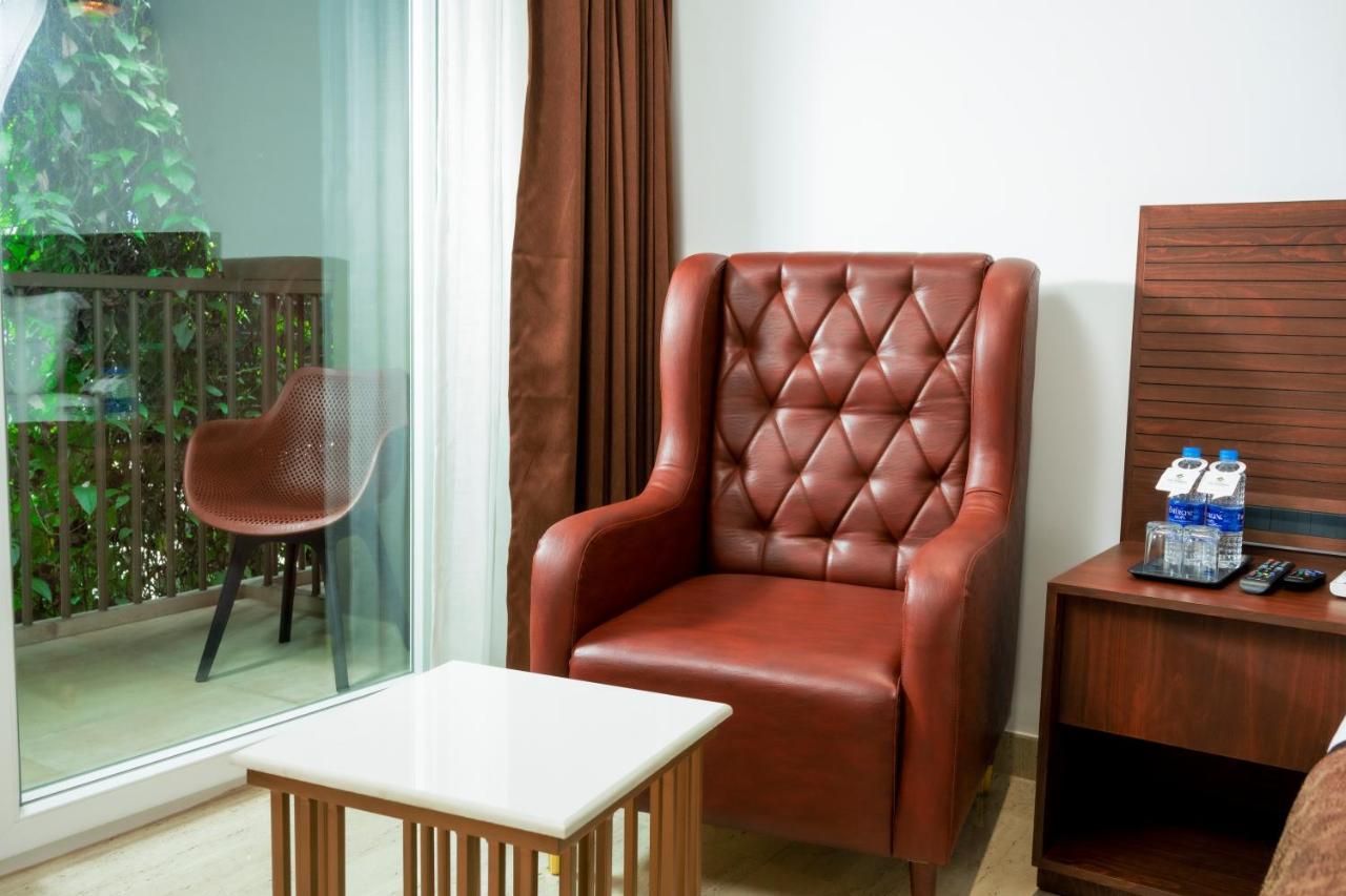 The Runway Hotel Kochi Εξωτερικό φωτογραφία