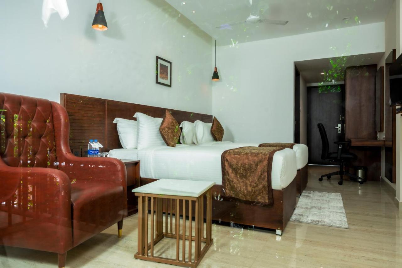 The Runway Hotel Kochi Εξωτερικό φωτογραφία
